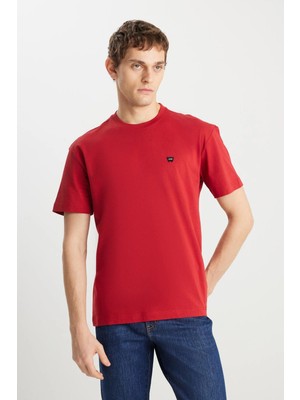 Wrangler Relaxed Fit Small Logo T-Shirt Red