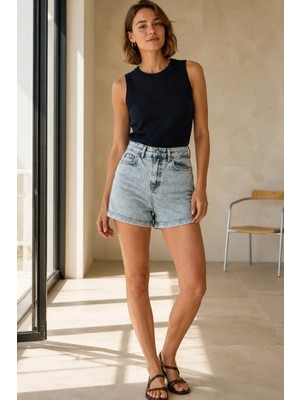 Ivoire Wear Açık Mavi Yüksek Bel Katlamalı Paça Denim Kadın Şort