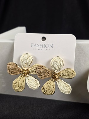 Mia Donna Jewelry Mia Donna Boncuk Işleme 5 Yaprak Çiçek Model Renkli Kadın Yaz Küpesi