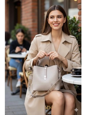 Just Polo Kadın Orta Boy 3 Bölmeli Ayarlanabilir Askılı Şık El & Omuz Çantası Shoulder Bag Ebat : 22 x 20 cm