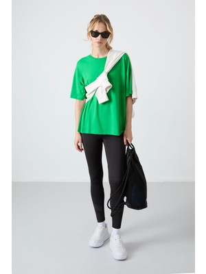 Tommy Life Yeşil Penye Modal Yumuşak Tuşeli Oversize Fit Basic Kadın T-Shirt- 97285