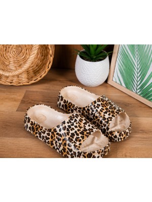 Kantex Unisex Bej Leopar Desenli Kalın Taban Platform Terlik Hafif Yumuşak Kaymaz Günlük Ev Banyo Plaj Havuz Yazlık Rahat Terlik