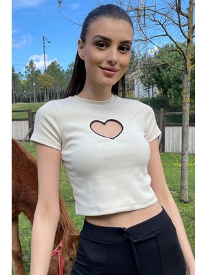 TeknoKapsül Trend Alaçatı Stili Ekru Bisiklet Yaka Kalp Nakış Yarım Kollu Örme Crop Bluz ALC-X9572-2