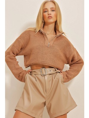 TeknoKapsül Trend Alaçatı Stili Kadın Camel Fermuarlı Crop Triko Kazak ALC-X10828