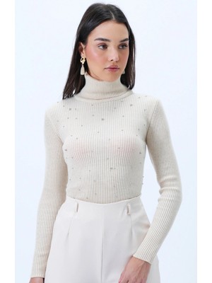 TeknoKapsül Trend Alaçatı Stili Kadın Krem Balıkçı Yaka Inci Çakımlı Triko Kazak ALC-X14296