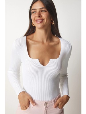 TeknoKapsül Happiness Istanbul Kadın Beyaz Kare Yaka Triko Bluz YY00154