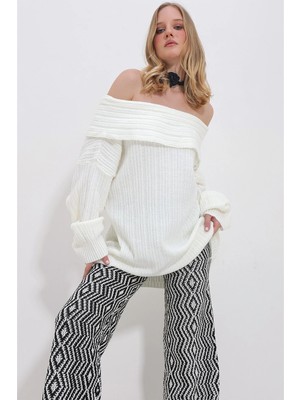 TeknoKapsül Trend Alaçatı Stili Kadın Ekru Madonna Yaka Fitilli Oversize Kazak ALC-X11370