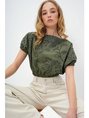 TeknoKapsül Trend Alaçatı Stili Kadın Haki Geniş Yaka Güpür Premium Crop Dokuma Bluz ALC-X13769