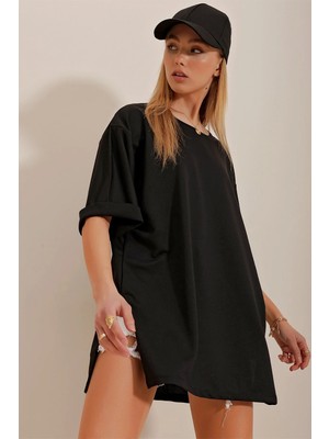 TeknoKapsül Trend Alaçatı Stili Kadın Siyah Bisiklet Yaka Duble Kol Iki Iplik Yanı Yırtmaçlı Oversize T-Shirt ALC-X7871