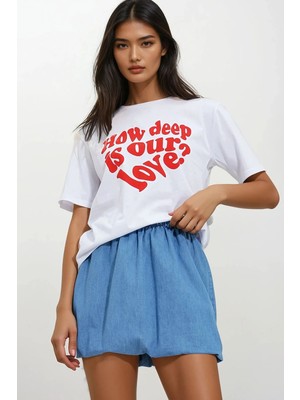 TeknoKapsül Trend Alaçatı Stili Kadın Beyaz Bisiklet Yaka Önü Yazı Baskılı Pamuk T-Shirt ALC-X11976