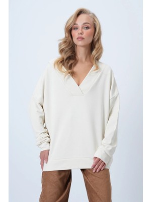 TeknoKapsül Trend Alaçatı Stili Kadın Ekru V Yaka Kruvaze Kesimli Oversize Sweatshırt ALC-X14555