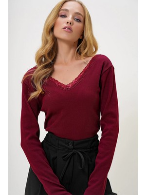 TeknoKapsül Trend Alaçatı Stili Kadın Bordo Arka Ön V Yaka Dantel Detaylı Bluz ALC-X11246