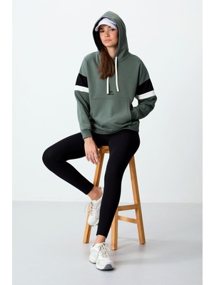 Tommy Life Haki Kompakt Pamuklu Kalın Pürüzsüz Dokulu Kapüşonlu Oversize Fit Kadın Sweatshirt - 97290
