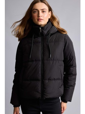 DeFacto Regular Fit Fermuarlı Şişme Siyah Mont H8577AX26WN
