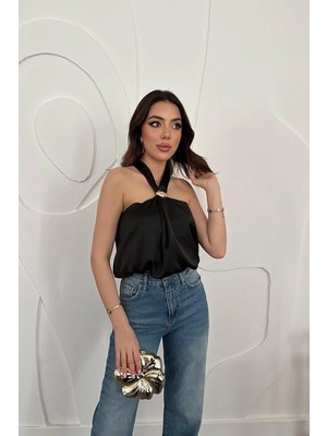 Siyah Toka Detaylı Bluz