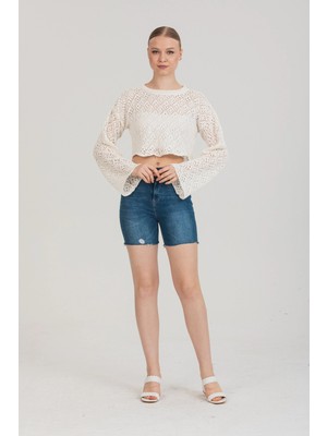 Altunay Atölye Feminen Ajurlu Dokulu Beyaz Crop Bluz | Standart Beden