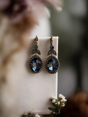 Kristal Taşlı Oval Kesim Sallantılı Küpe