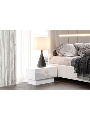 Doressa Sone White Komodin