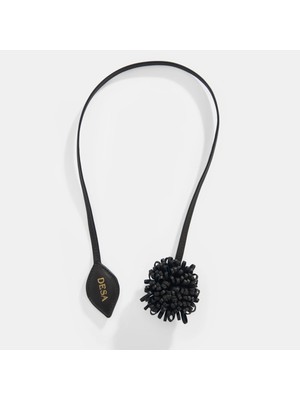 Kahve Çiçek Figürlü Monogram Detaylı Deri Charm