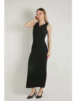 Venilife Kadın Yırtmaçlı Bodycon V Aksesuar Detaylı Kolsuz Uzun Elbise