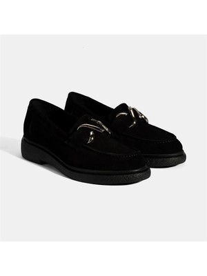 Kadın Siyah Metal Toka Detaylı Süet Loafer
