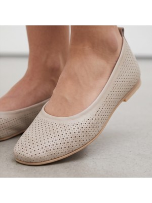 Futsi Shoes Bella Bej Hakiki Deri Lazer Kesim Kadın Babet