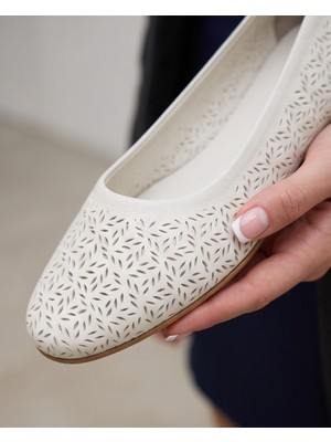 Futsi Shoes Bella Beyaz Hakiki Deri Lazer Kesim Kadın Babet Ayakkabı
