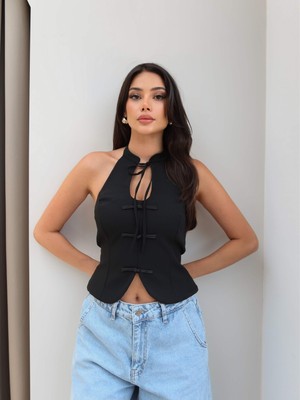 Esra Helvacı Süs Düğmeli Halter Yaka Bluz