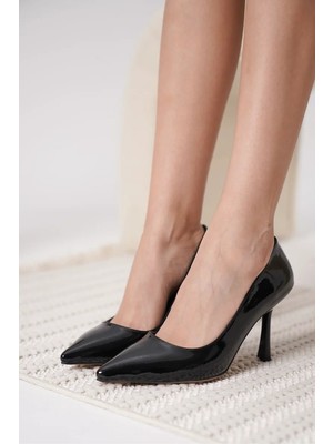Trendella Kadın Siyah Kırışık Rugan Stiletto TR08MS26E