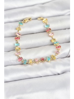 Renklime Kristal Taşlı Baget Kesimli Karışık Renkli Gold Renk Gema Kadın Bileklik