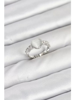 Uravas Store Pirinç Gümüş Renk Zirkon Taşlı Kalpli Kadın Yüzük - TJ-BYK3857