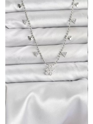 Uravas Store Pirinç Gümüş Renk Zirkon Taşlı Çiçek Model Kadın Kolye - TJ-BKO10652