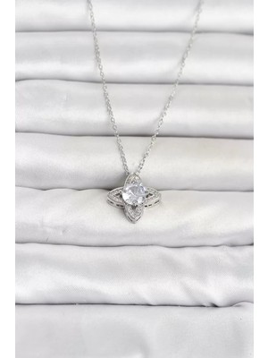 Uravas Store 316L Çelik Zincir Gümüş Renk Yonca Model Kadın Kolye TJ-BKO11079