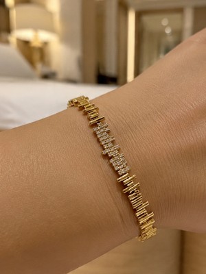 Xuping Jewelry Vip Seri Kadın Altın Kaplama Asimetrik Baget Zirkon Taşlı Sıralı Su Yolu Bileklik