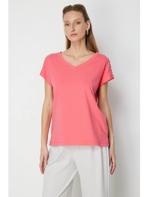 ON Kadın Omuzları Taşlı V Yaka Pamuklu T-Shirt 71415 Mercan