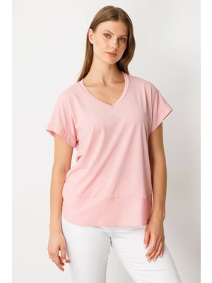 ON Kadın Büyük Beden V Yaka Parçalı T-Shirt 71476 Pudra