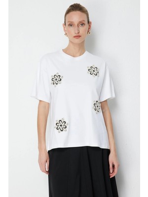 ON Kadın Çiçek Işlemeli Sıfır Yaka Pamuklu T-Shirt 71359 Beyaz