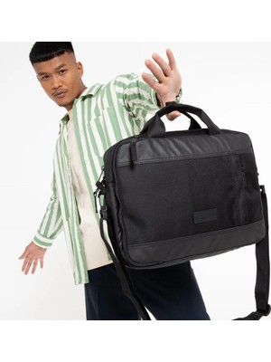 Eastpak Acton Cnnct Coat Omuz Notebook Laptop Çantası EK42F80W