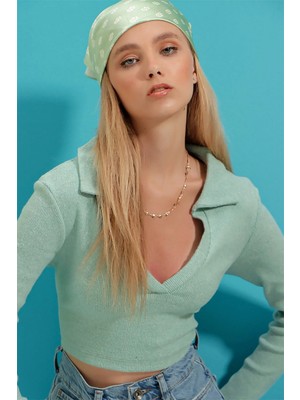 TeknoKapsül Trend Alaçatı Stili Kadın Çağla Yeşili Polo Yaka Fitilli Yumuşak Dokulu Crop Bluz ALC-X7322