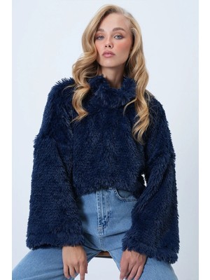 TeknoKapsül Trend Alaçatı Stili Kadın Lacivert Dik Yaka Tüylü Peluş Bluz ALC-X14591
