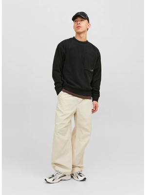 Jack & Jones Siyah Erkek Yuvarlak Yaka Geniş Fit Sweatshirt 12241523_JCOLAB Sweat Crew Neck Aw2