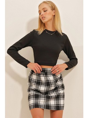 TeknoKapsül Trend Alaçatı Stili Kadın Siyah Bisiklet Yaka Basic Fitilli Crop Bluz ALC-X10799