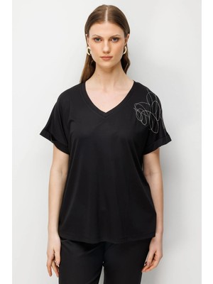 ON Kadın Büyük Beden Tek Omzu Zincirli V Yaka T-Shirt 71368 Siyah