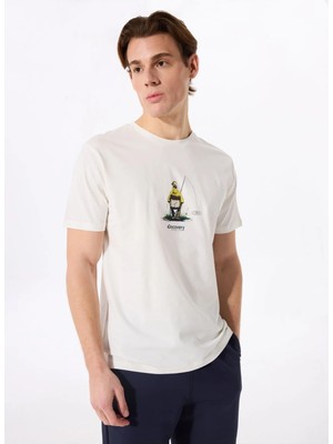 Discovery Expedition D5SM-TST3736 Kırık Beyaz Bisiklet Yaka Relaxed Baskılı Erkek T-Shirt
