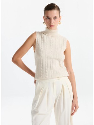 Fabrika Balıkçı Yaka Dar Saç Örgü Desenli Ekru Kazak Kadın F5WL-KZK0258