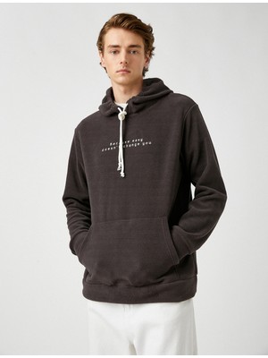 Koton Polar İşlemeli Kapşonlu Sweatshirt Şardonlu