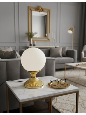 Mikasso Modern Dekoratif Lake Gold Metal Ayaklı Bal Veya Beyaz Glob Camlı Şapkalı Abajur Masa Lambası Metal