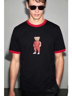 Grimelange Pamır Erkek %100 Organik Kumaşlı Kontrast Yakalı Dünya Kupasına Özel Baskı Detaylı Siyah T-Shirt