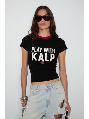 Grimelange Tomrıs Kadın Yumuşak ve Esnek Kumaşlı Organik Pamuklu Dünya Kupasına Özel Baskılı Siyah T-Shirt