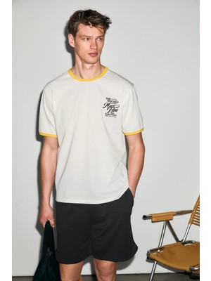 Grimelange Golondro Erkek %100 Organik Pamuklu Kontrast Biyeli Baskı Detaylı Regular Fit Ekru T-Shirt